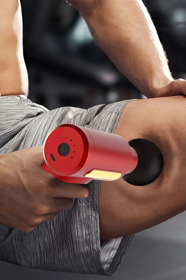 6 hız kademeli 4 Başlıklı Masaj Tabancası Masaj Aleti Şarjlı Titreşimli Sporcu Masaj Tabancası